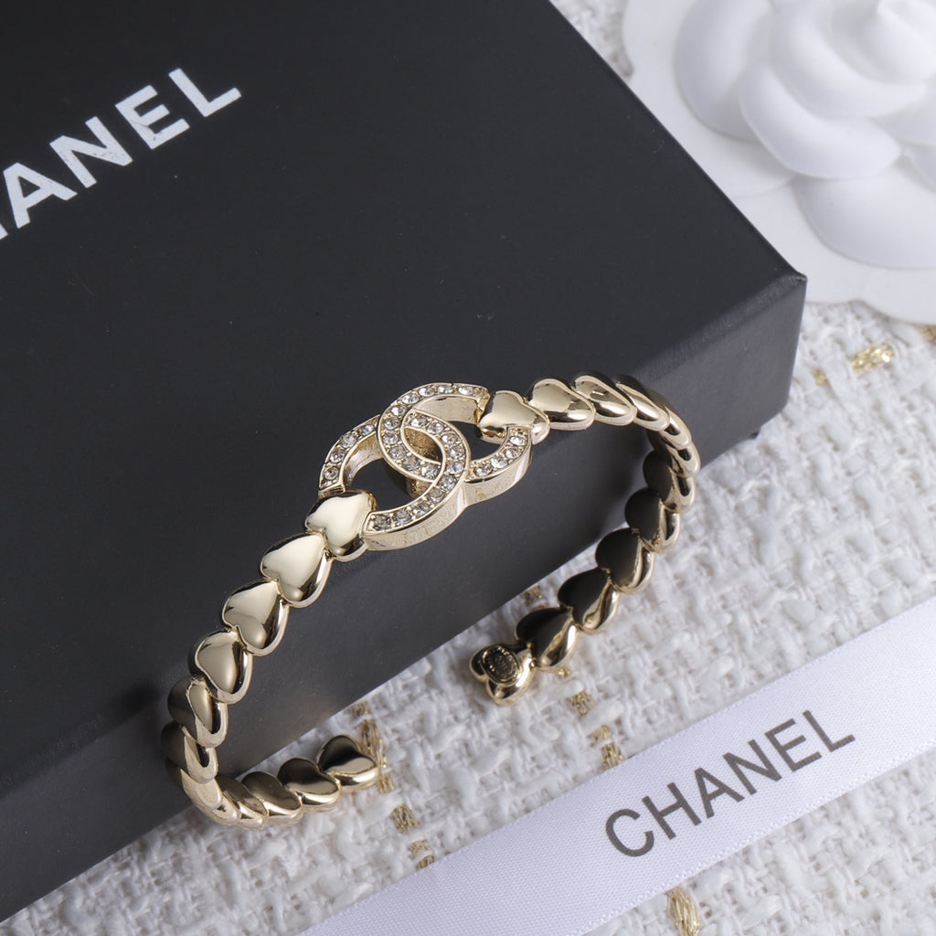 X1Y93C370K  Popular Bracelets
