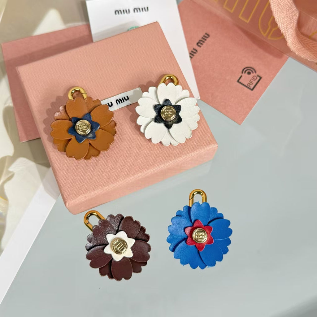A1R46A12 Popular bag 's charms accessories