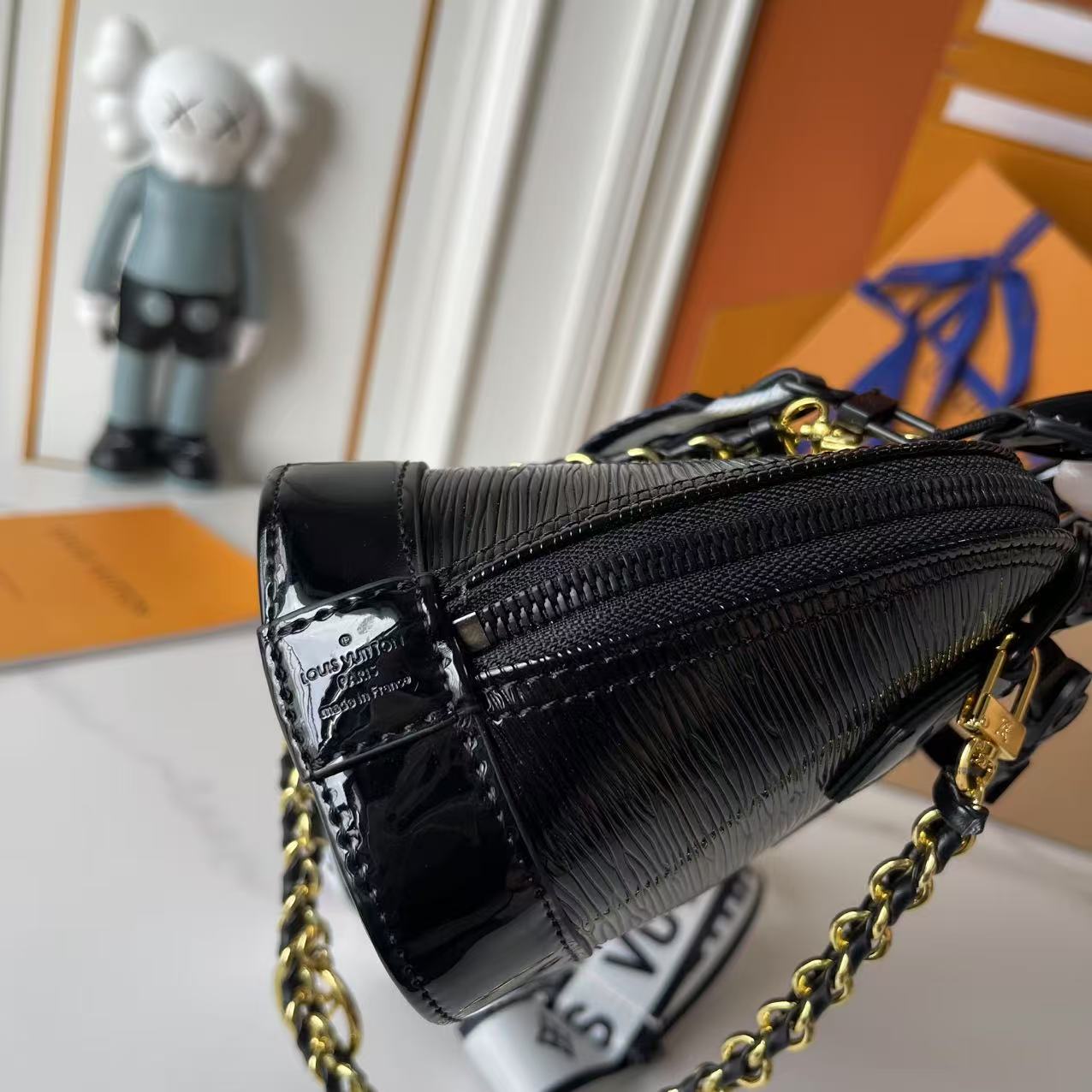 B1P46E95 Popular leather bag