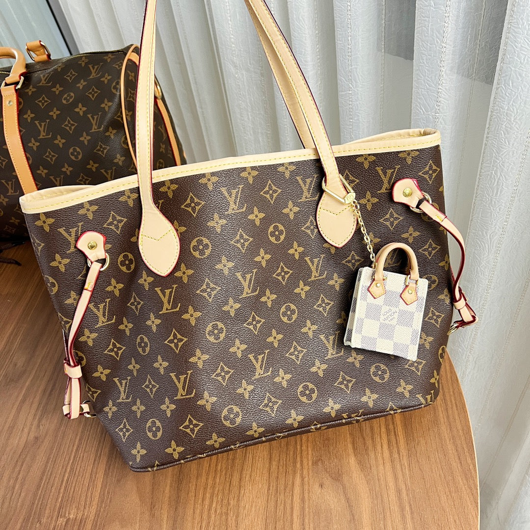 A1Z105ZE7 Popular bag 's charms accessories