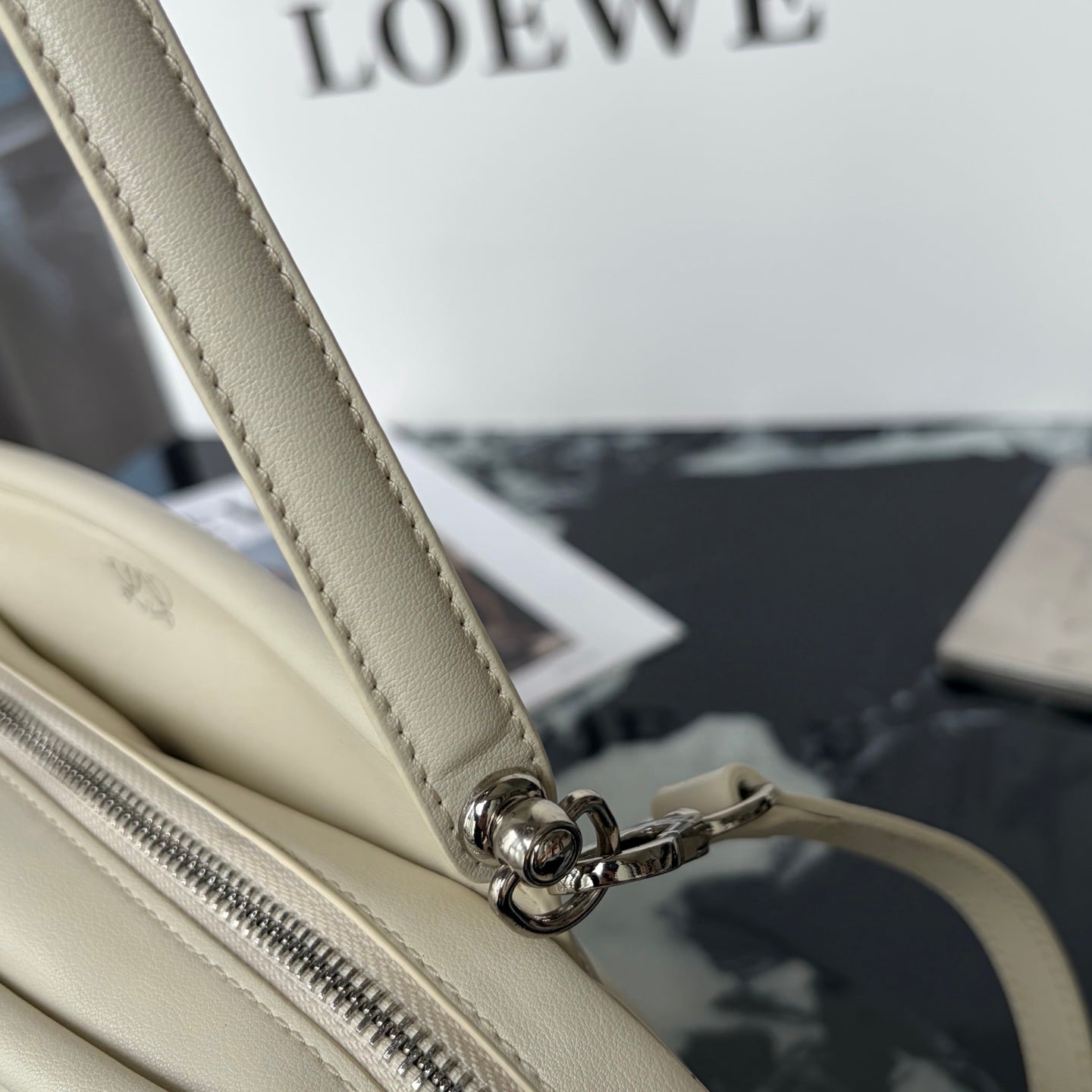 B1R66A15 Popular leather bag