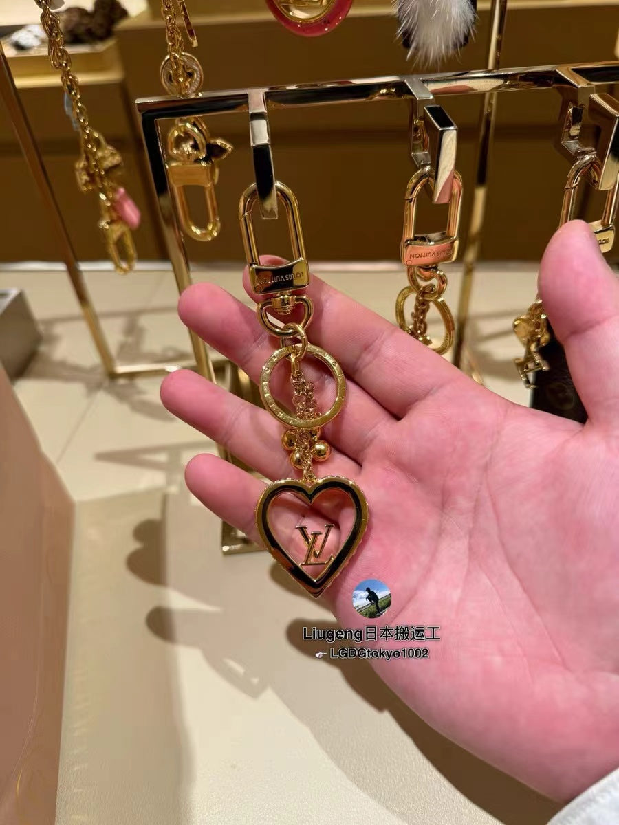 A1Z105E44 Popular bag 's charms accessories