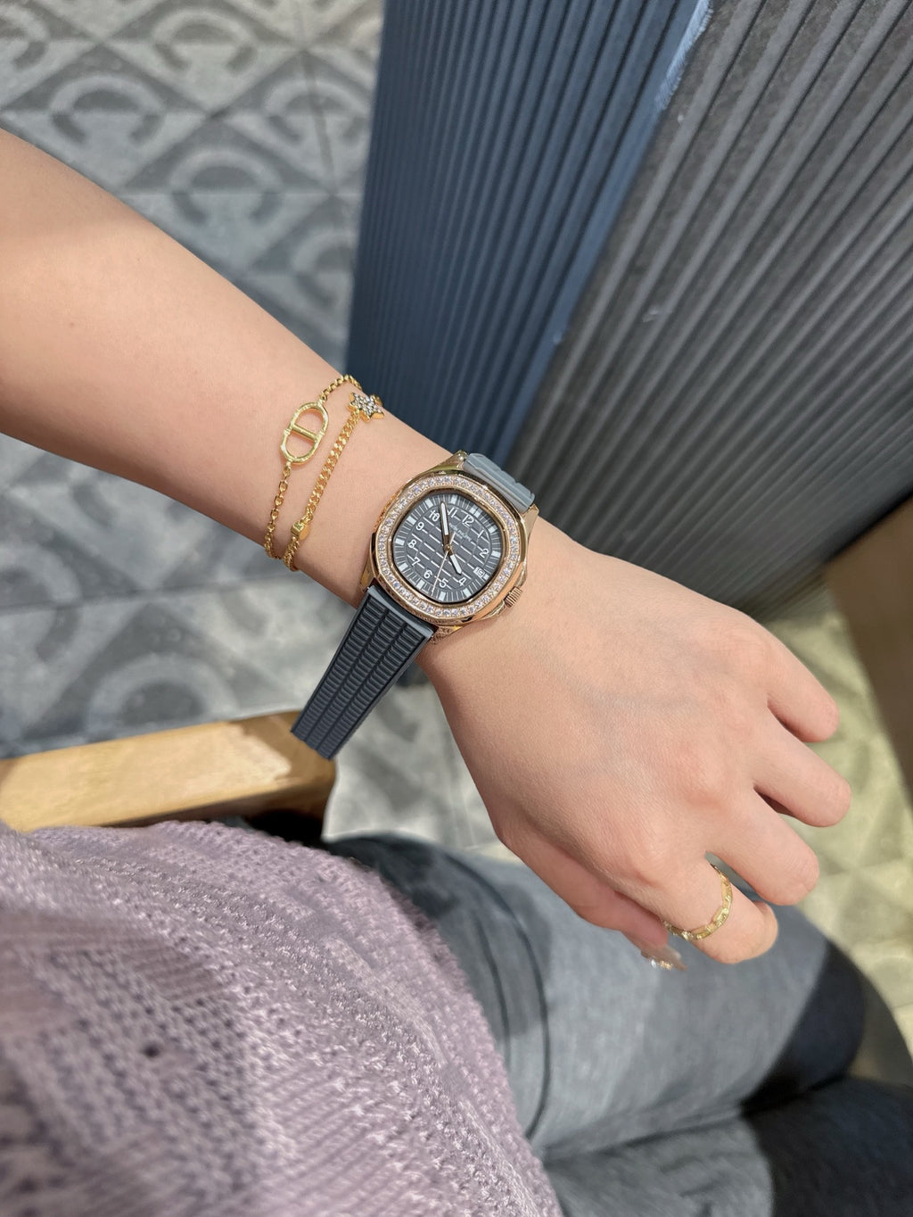 L1N36A6  Popular Watches