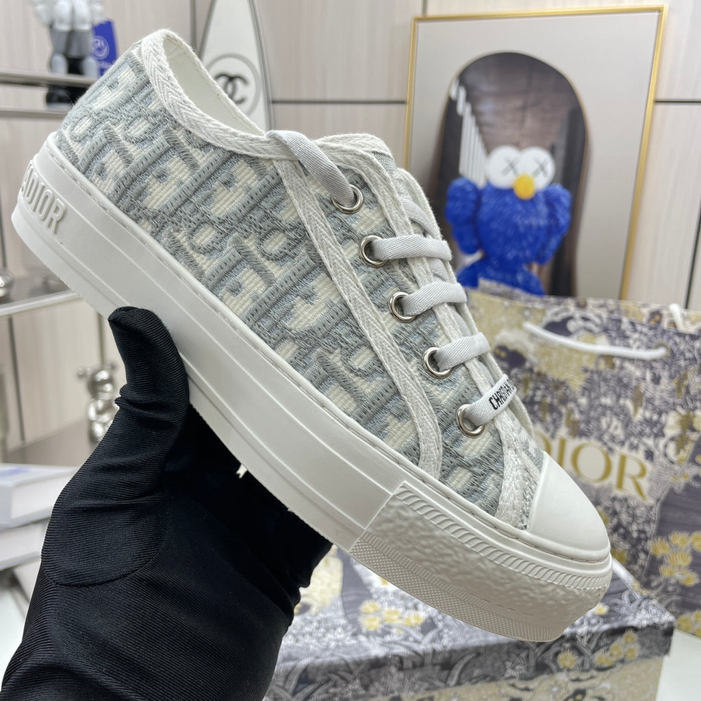Z1XD65 Popular shoes