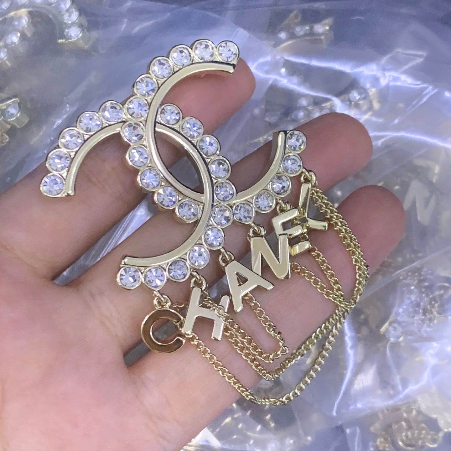 X1Z65C32X Popular Brooch