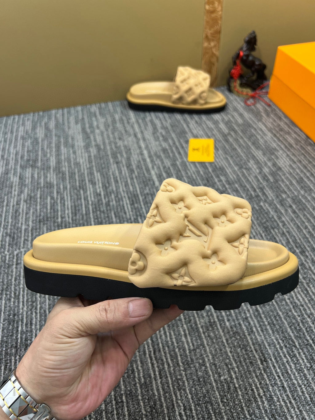 Z5XE119 Popular leather quality Slippers