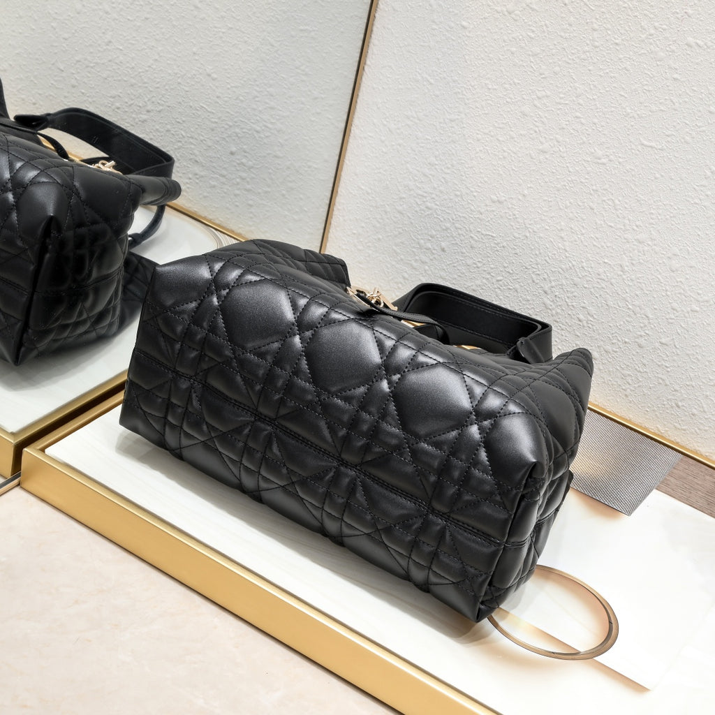 B12X44D359 Popular   leather bag 
