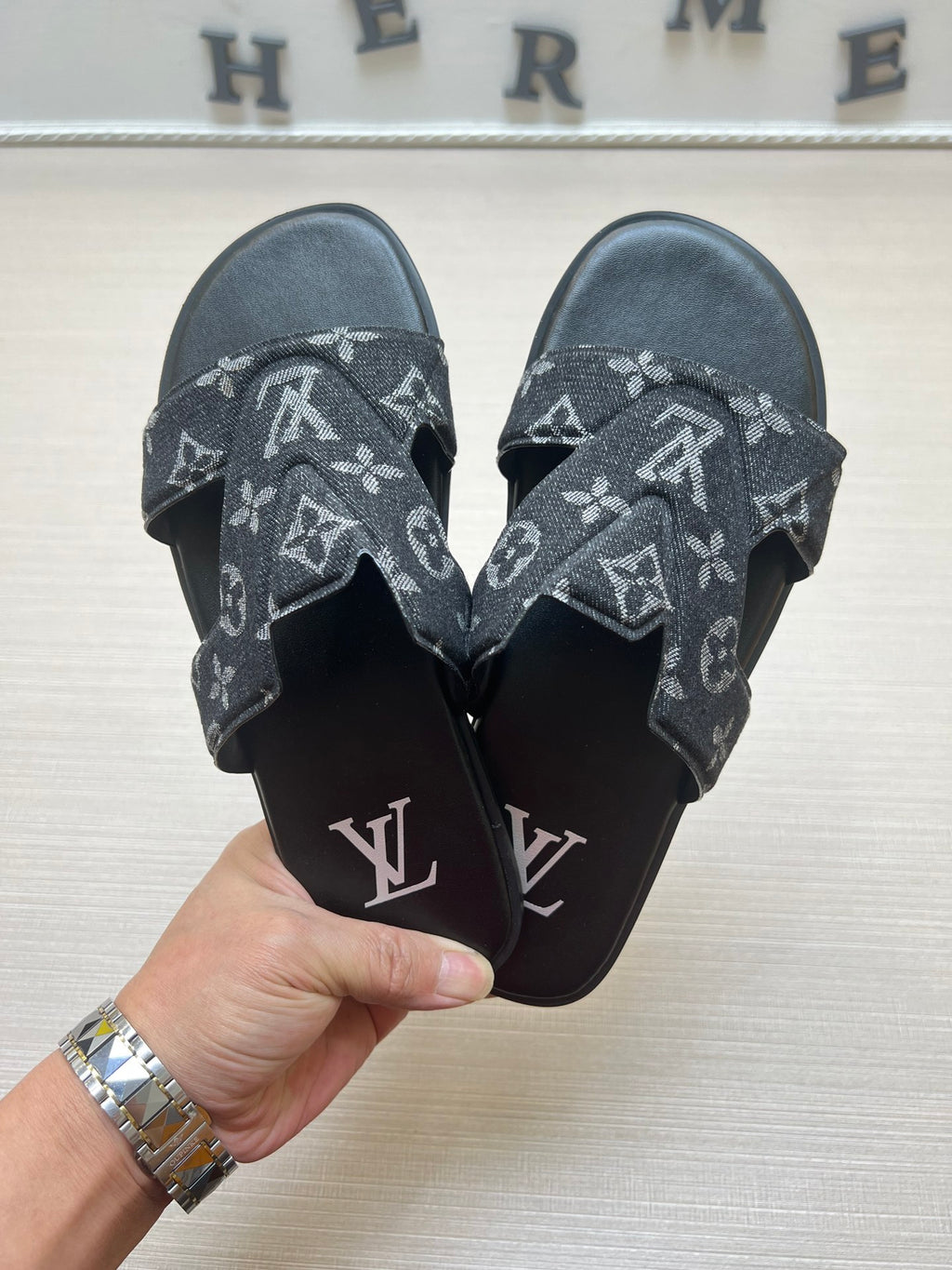 Z5ZE29 Popular slippers