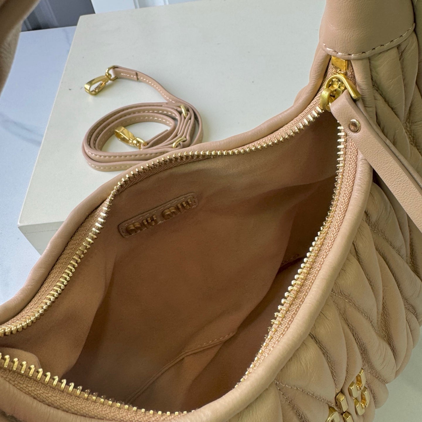 B1P46A121 Popular leather bag（29x24x10cm）