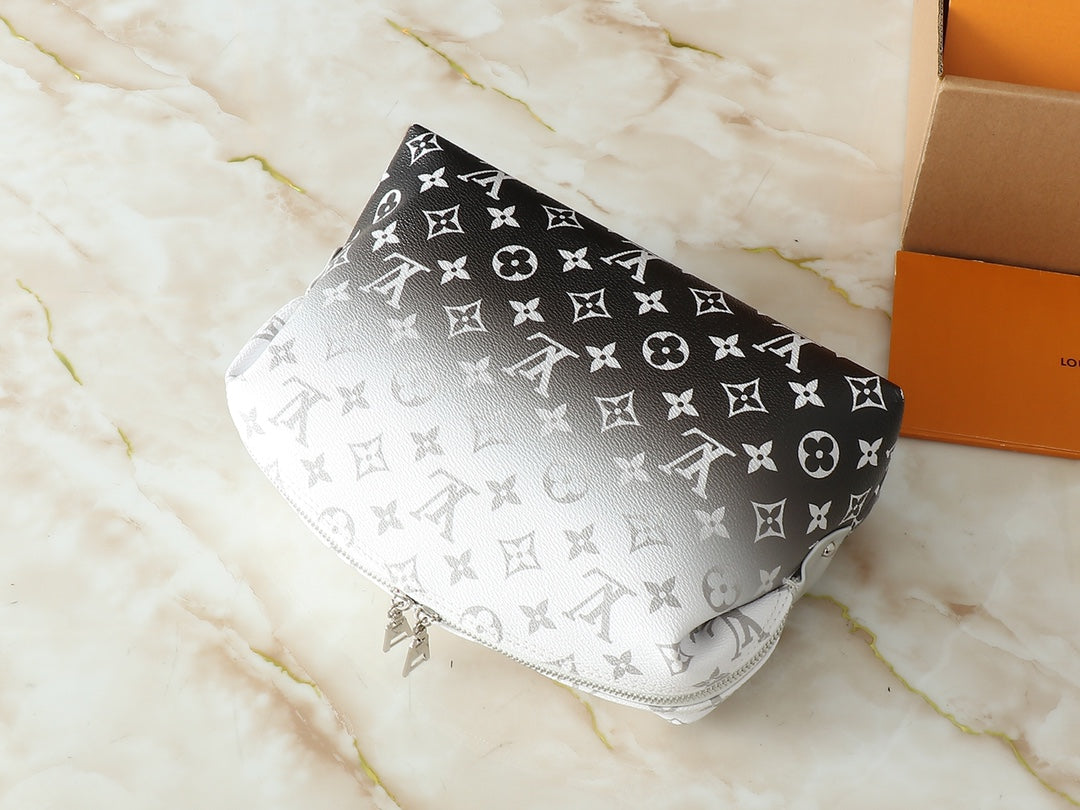 B1X104E61 Popular    leather bag