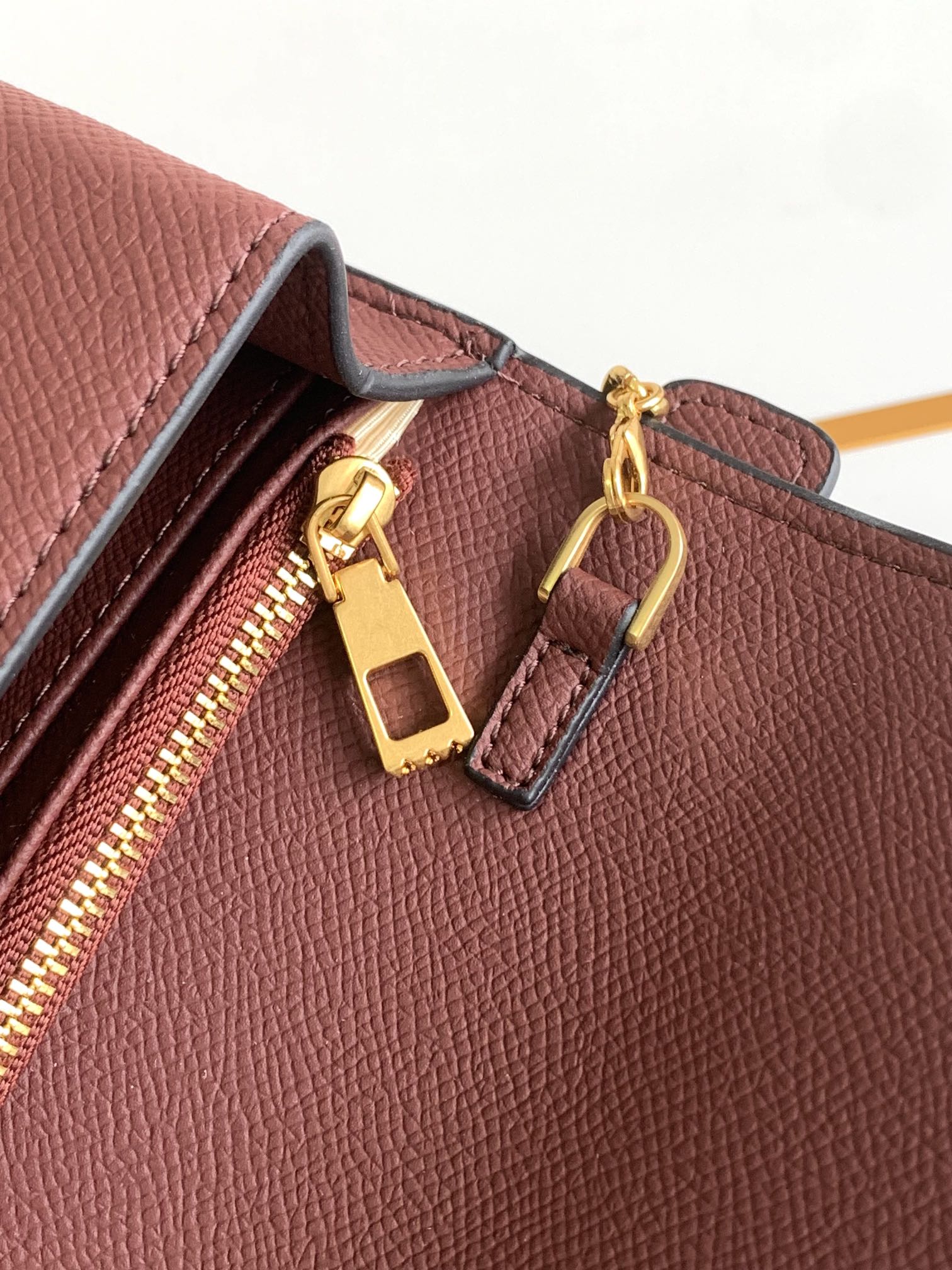 B1X44VL272 Popular leather bag 