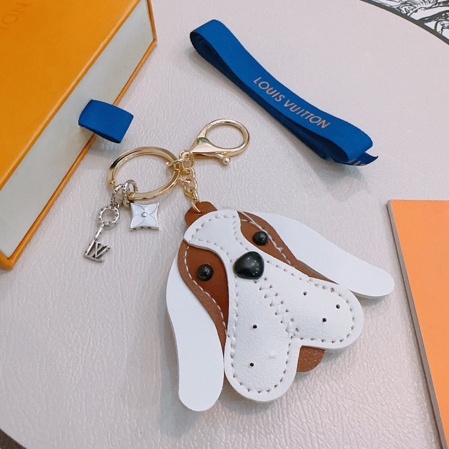 A1Z105E87 Popular bag 's charms accessories