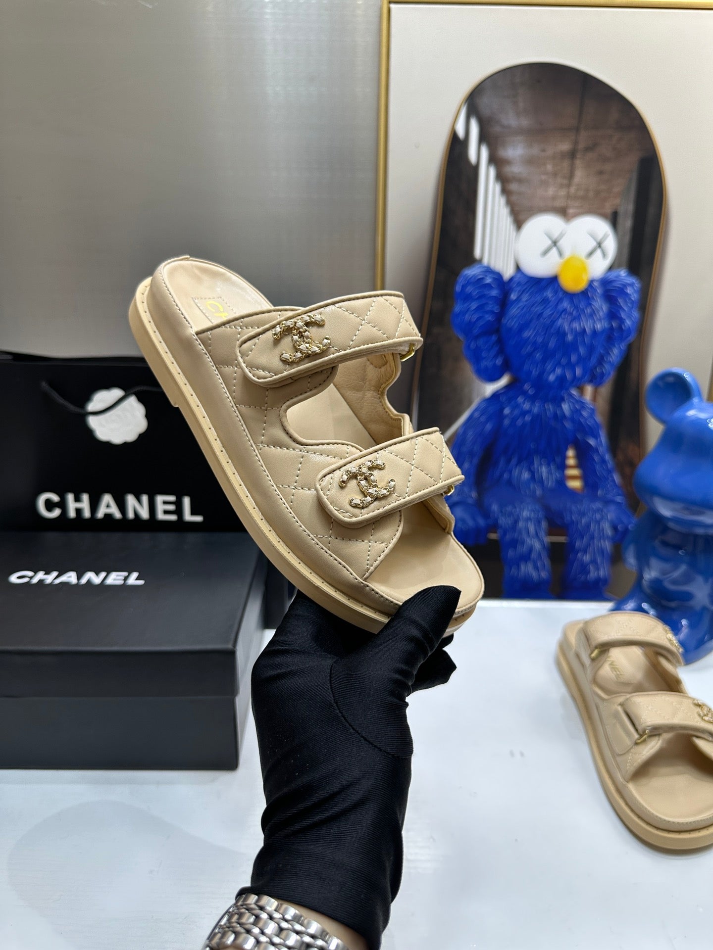 Z1R45C1  Popular sandals