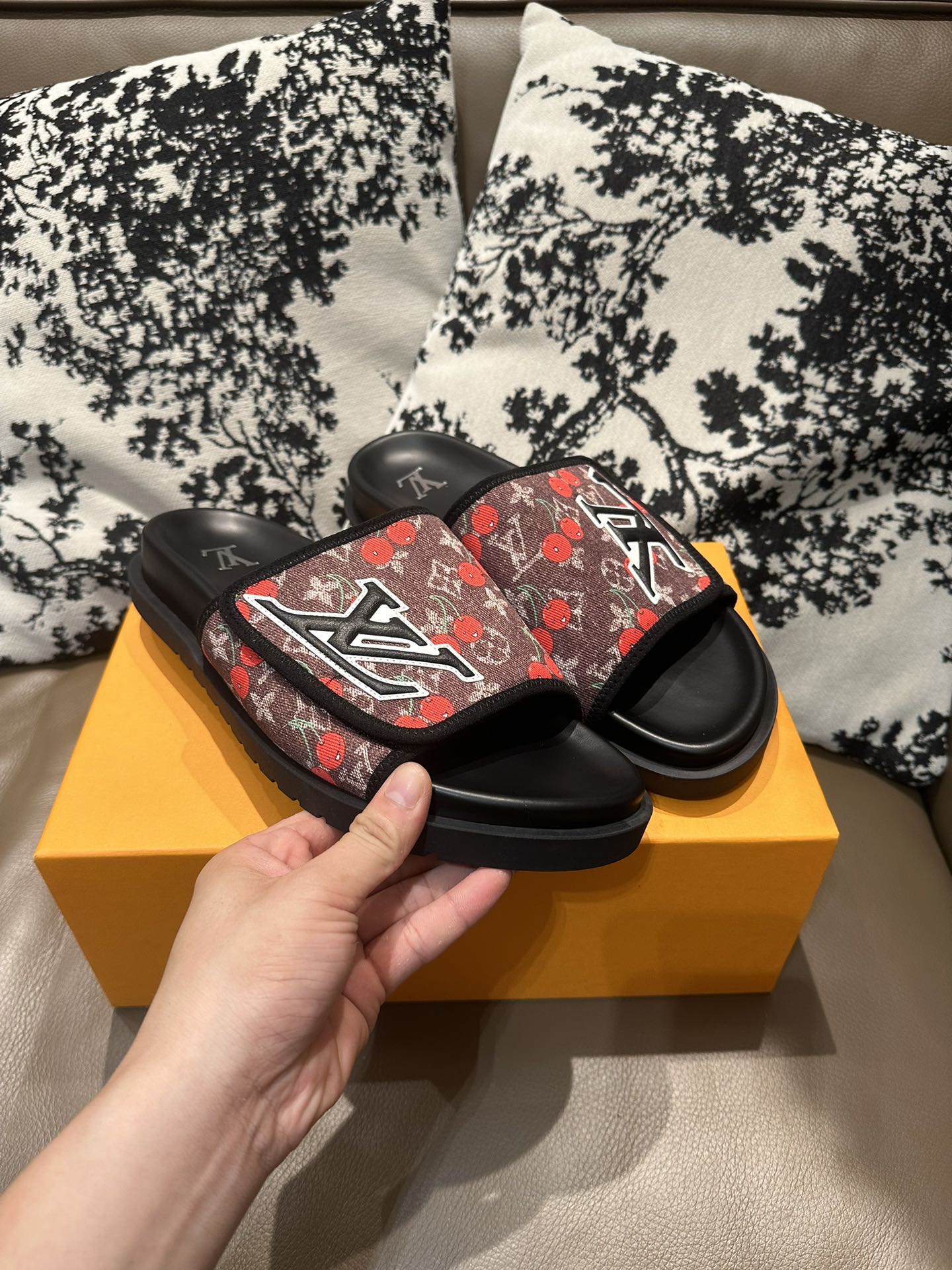 Z2Z85E28  Popular leather Shoes