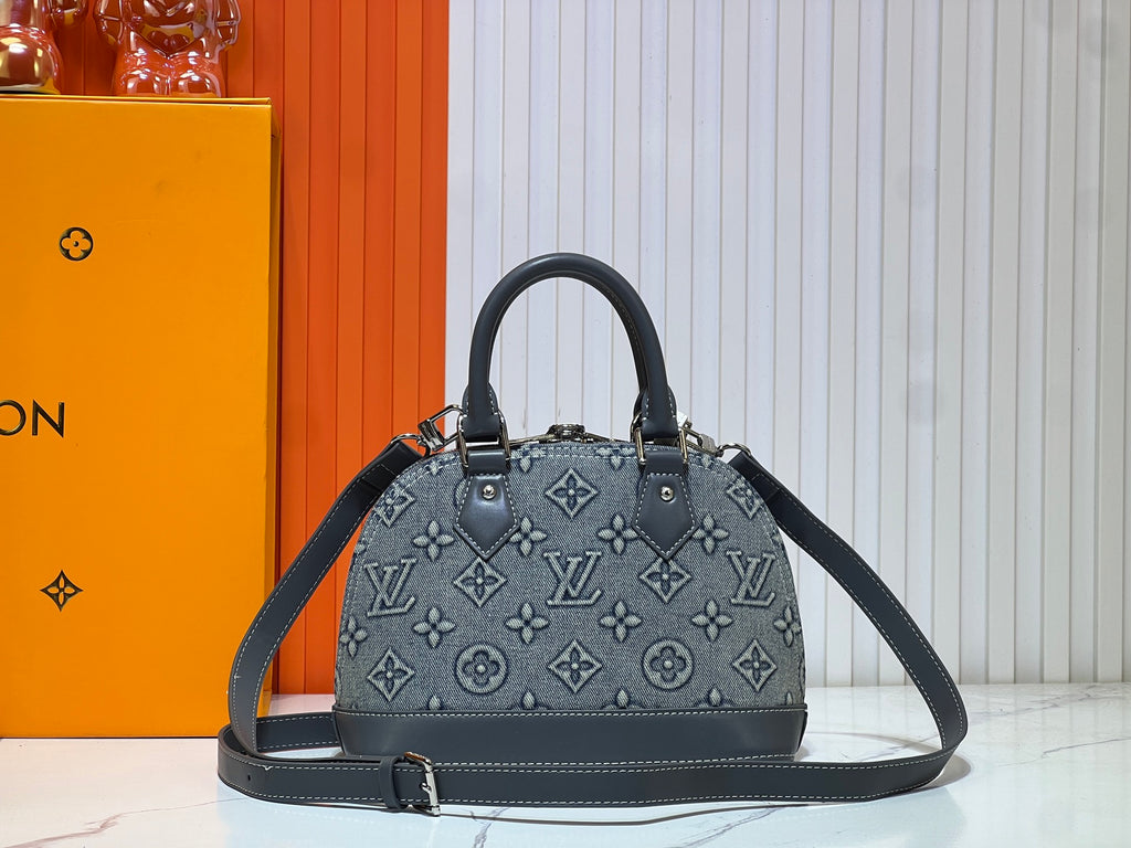 B1P46E105 Popular denim materials bag