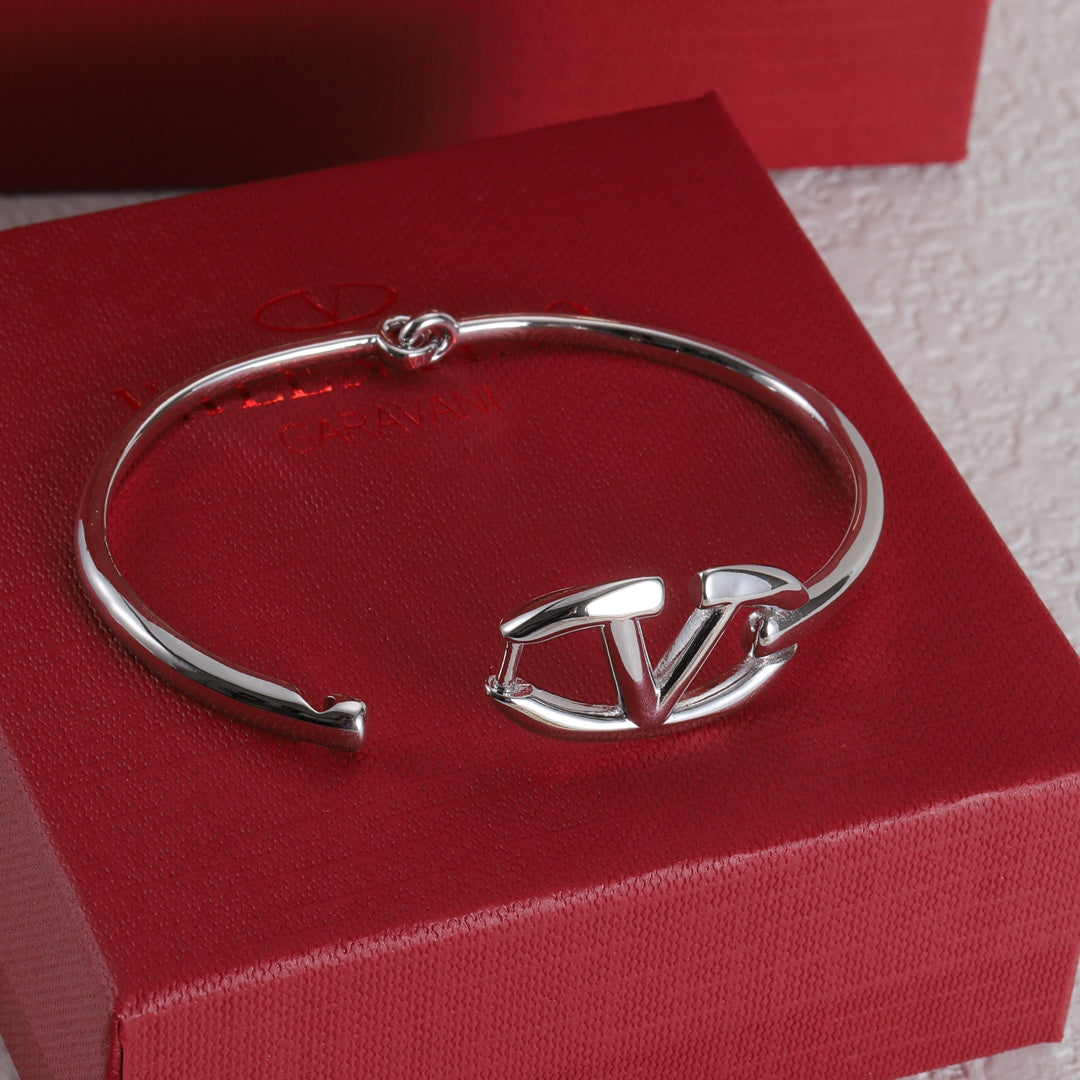 X1Z34VL354K  Popular Bracelets