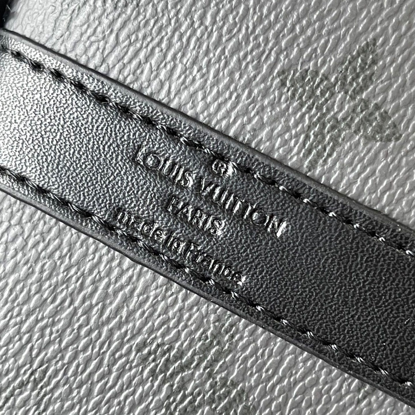 B1P46E32 Popular leather bag