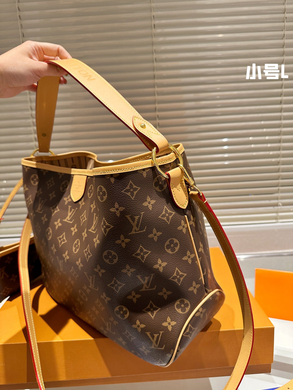 B6X103E227 Popular  leather bag 