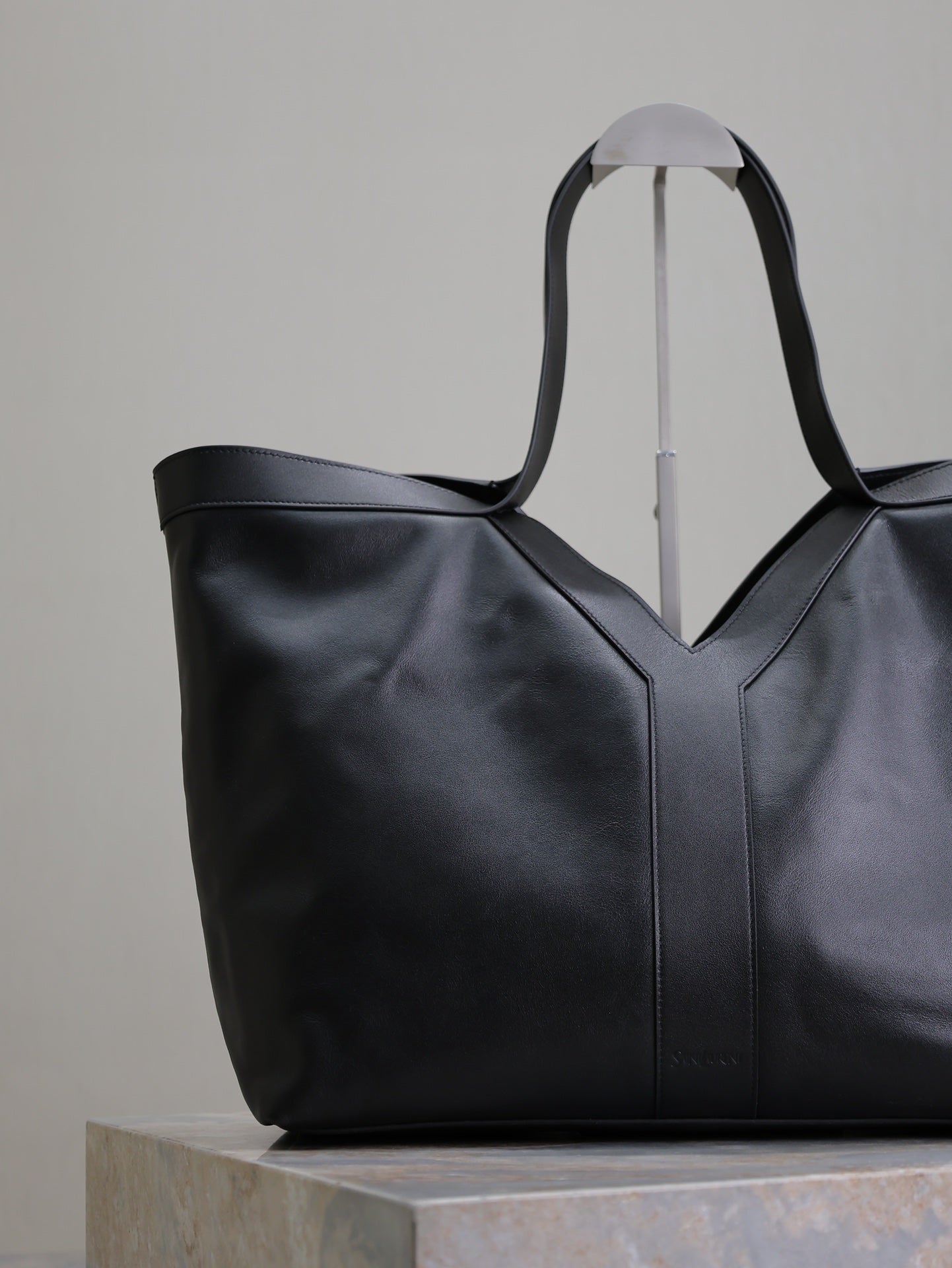 B1X124SL85 Popular   leather bag
