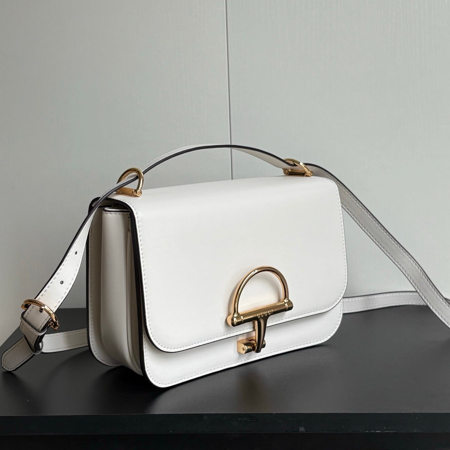 B1P36B110 Popular leather bag