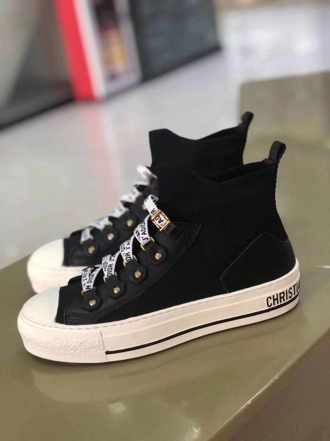 Z2Q105D426 Popular high-quality Shoes