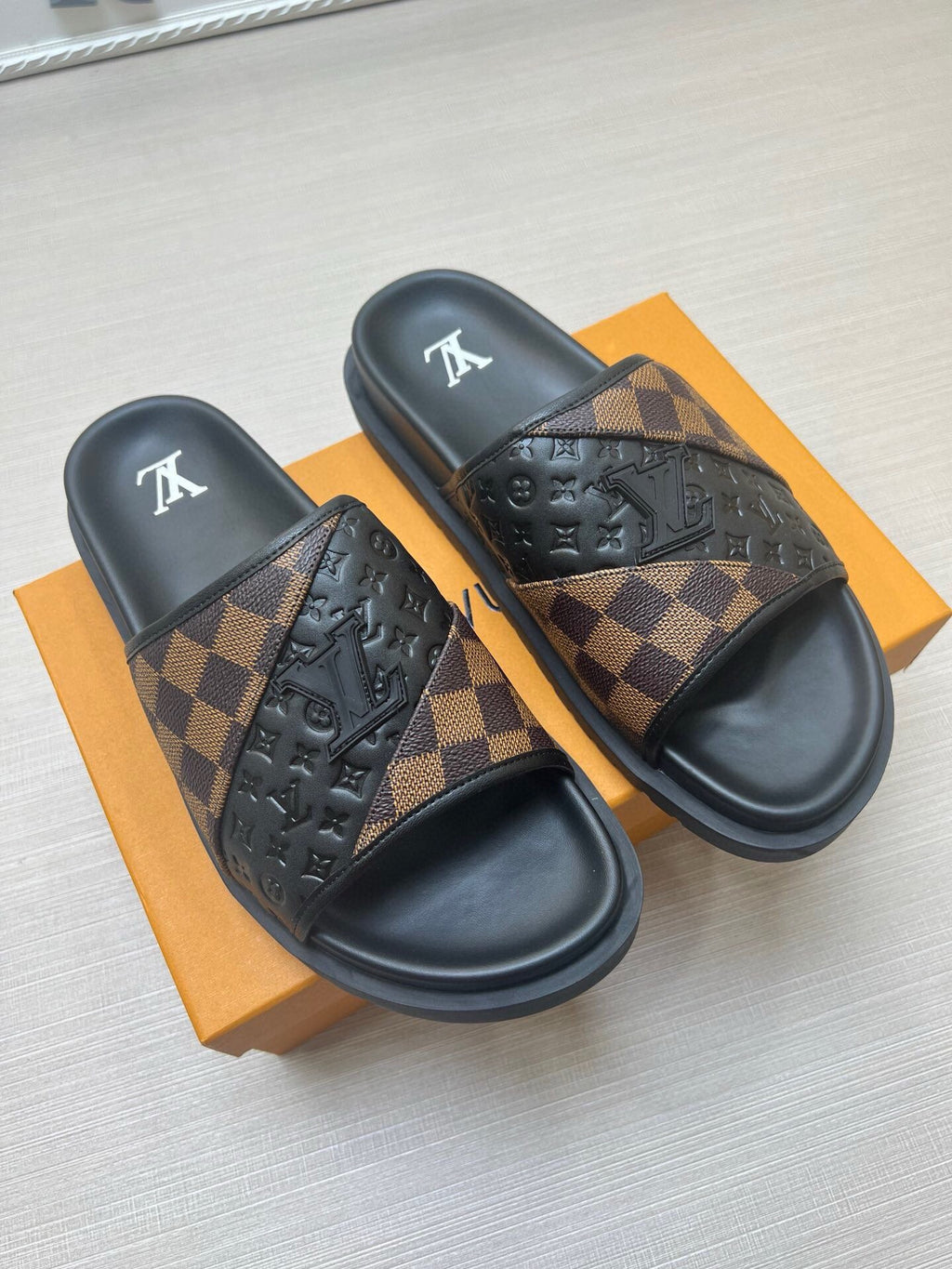 Z5WE249 Popular Slippers