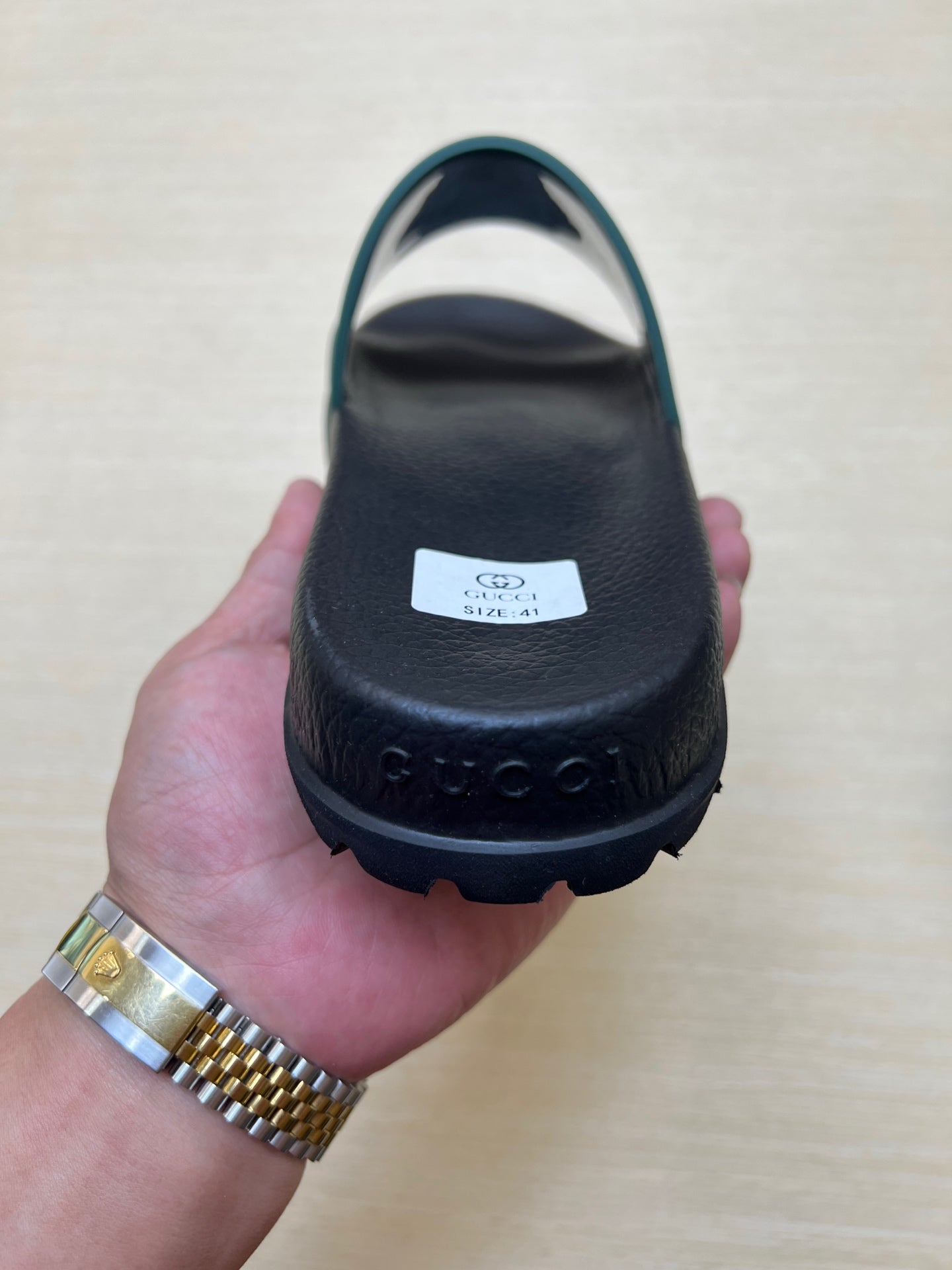 Z5X76B7  Popular slippers