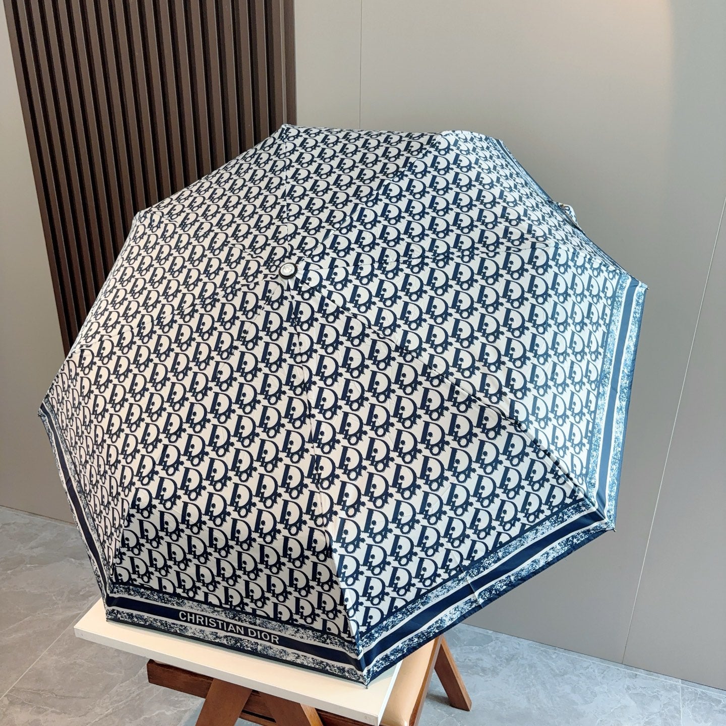J1R85D26 Popular UV resistant umbrella