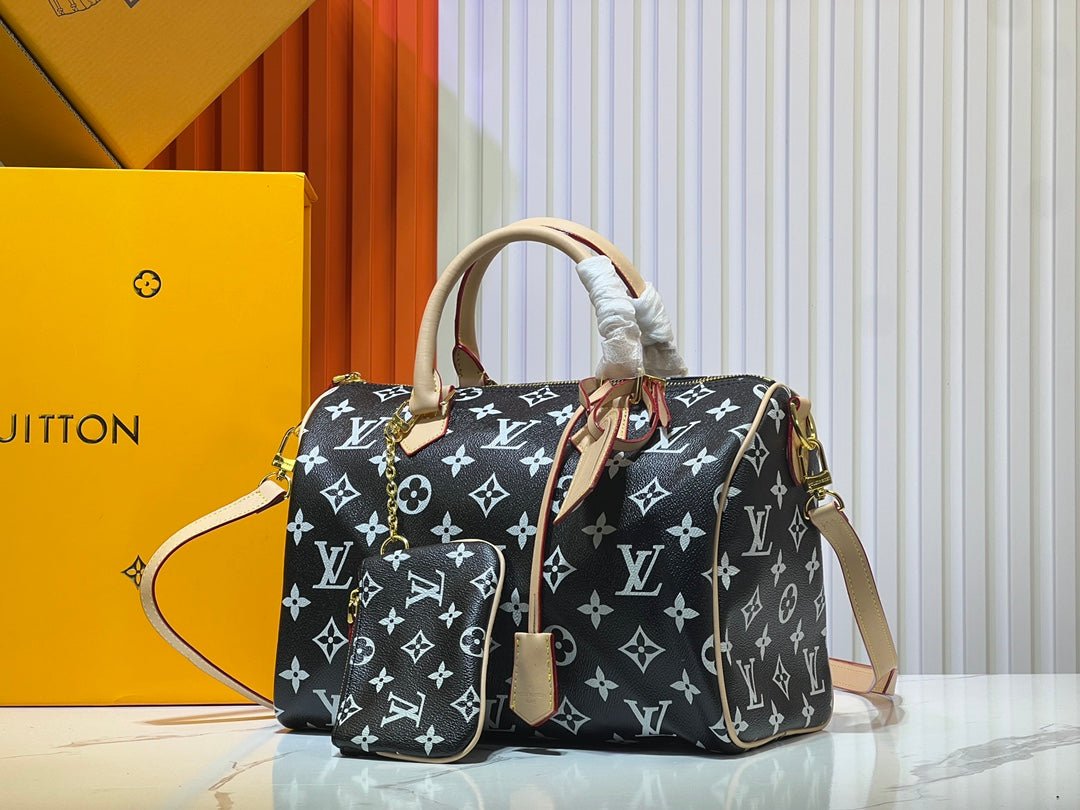 B1X55E17 Popular  leather bag