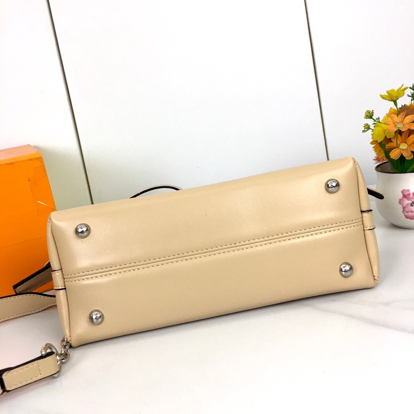 B1W35E113 Popular  leather bag