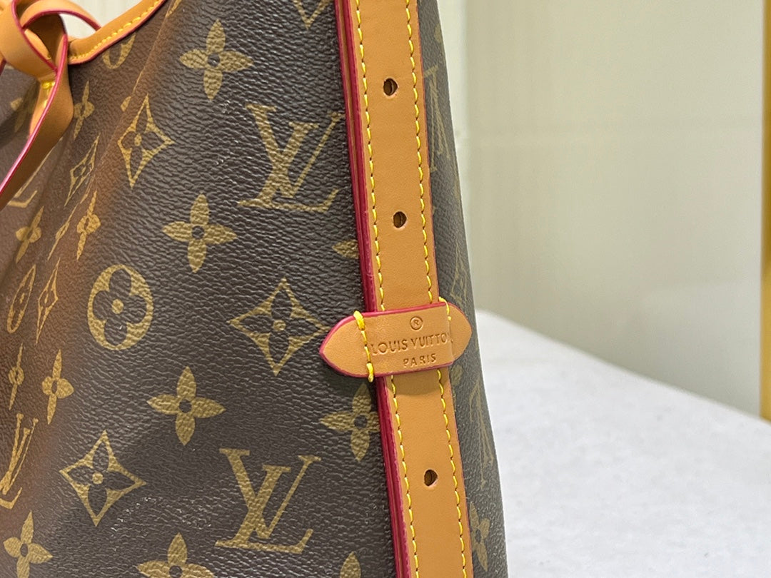 B1X43E147 Popular  leather bag 