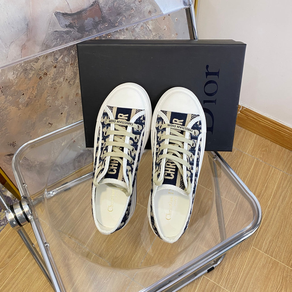Z1XD67 Popular shoes