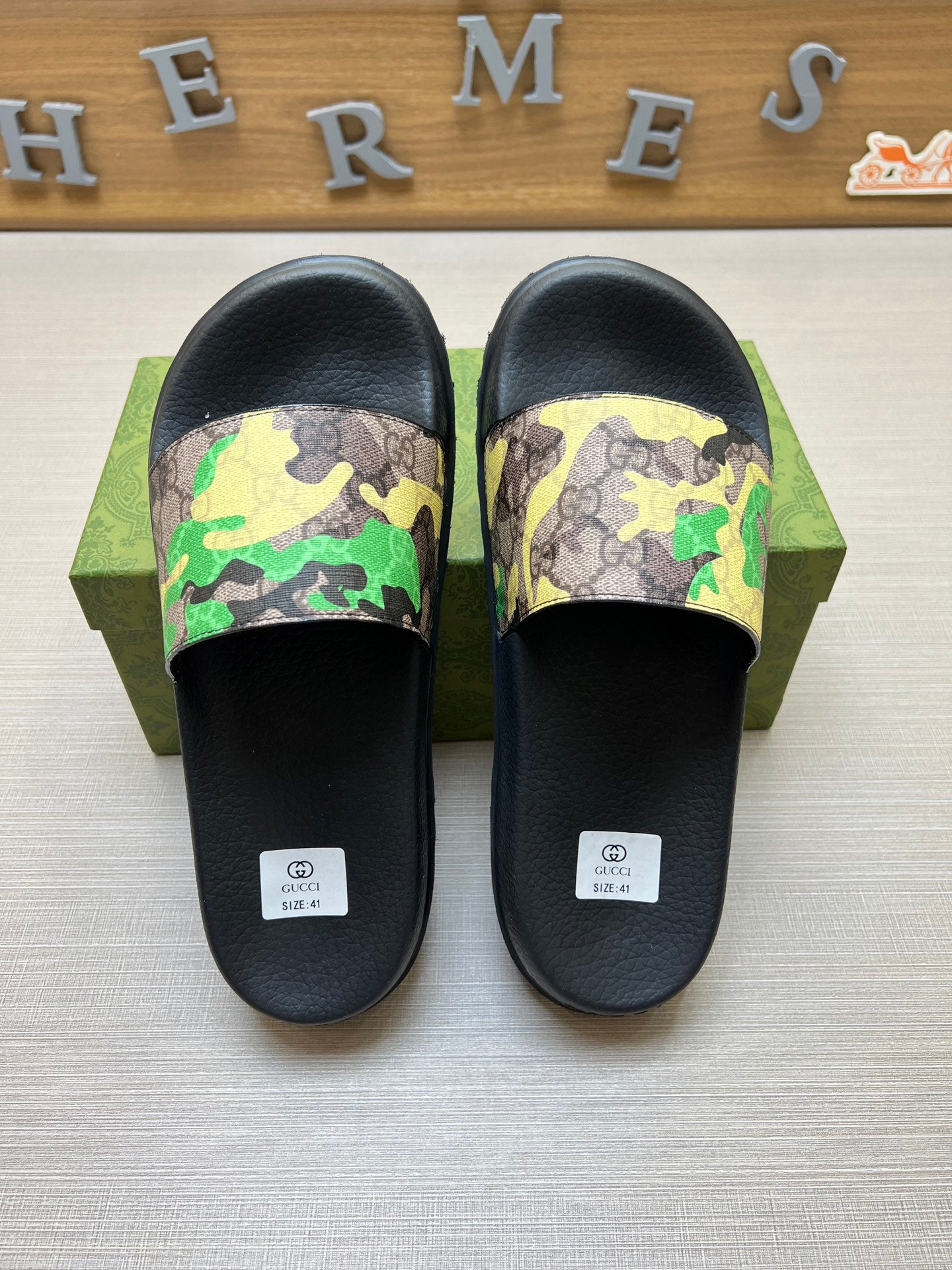 Z5X76B4 Popular slippers