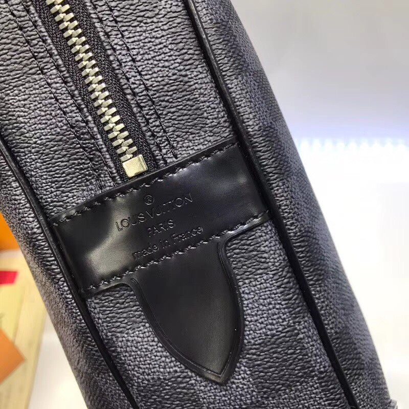 B1N67E14 Popular leather bag