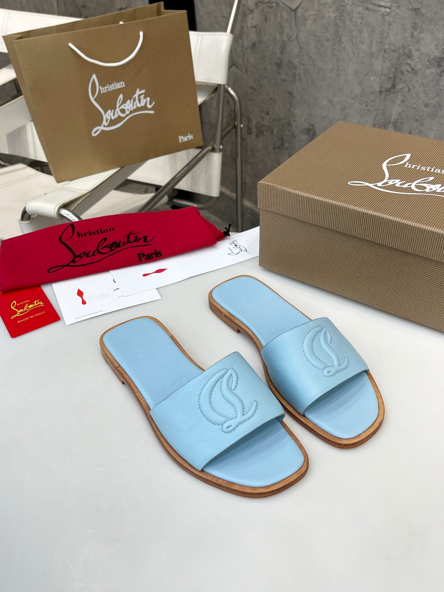 Z2XA29 Popular leather Slippers