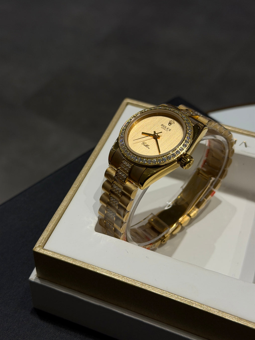 L1R36L25 Popular Watches