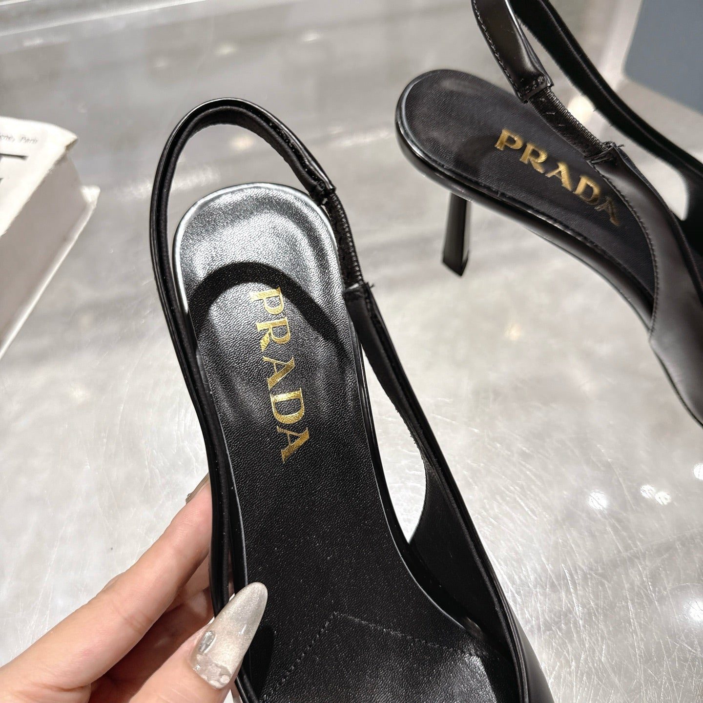 Z2Q55P41 Popular  leather High heels