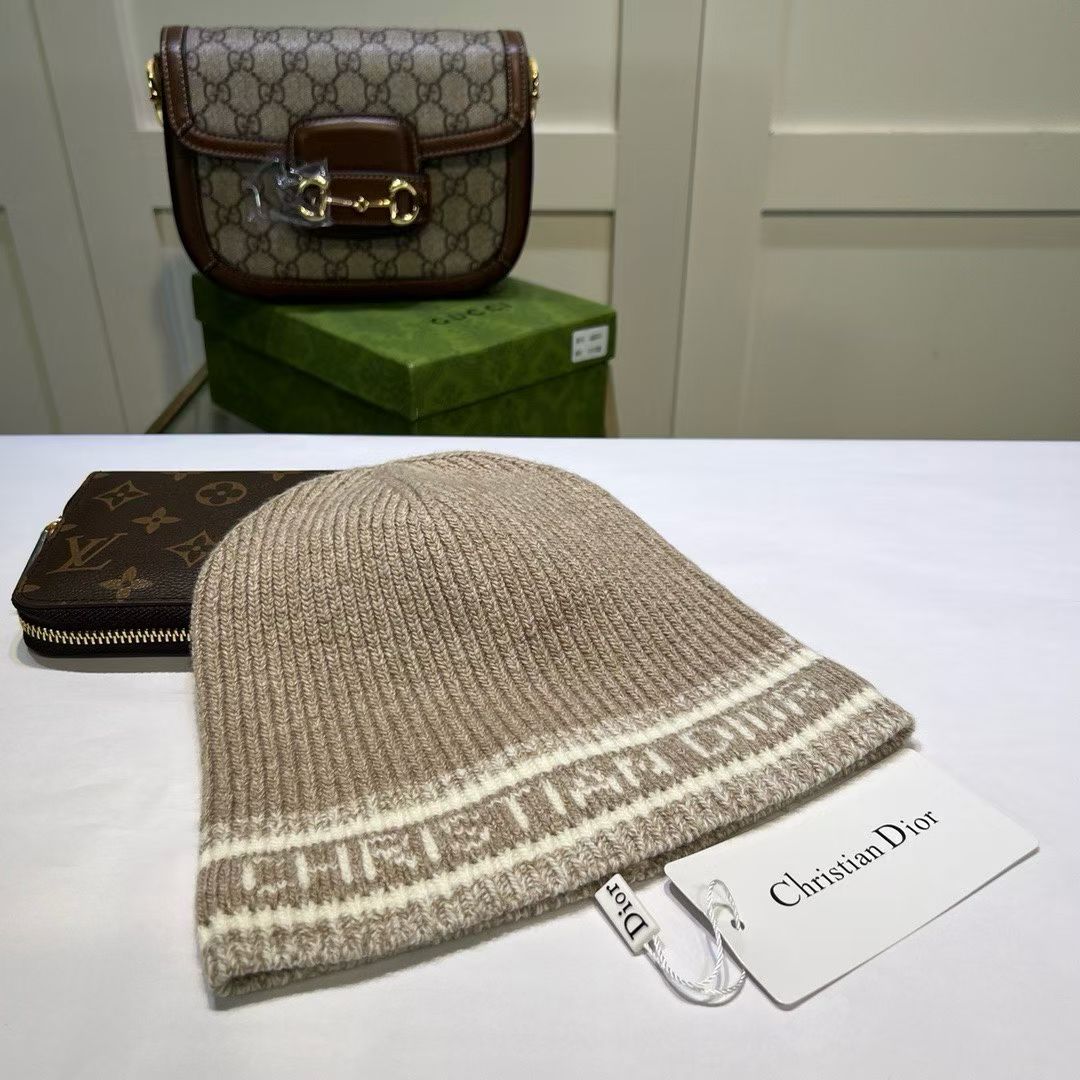 M1R86D99 Popular hats