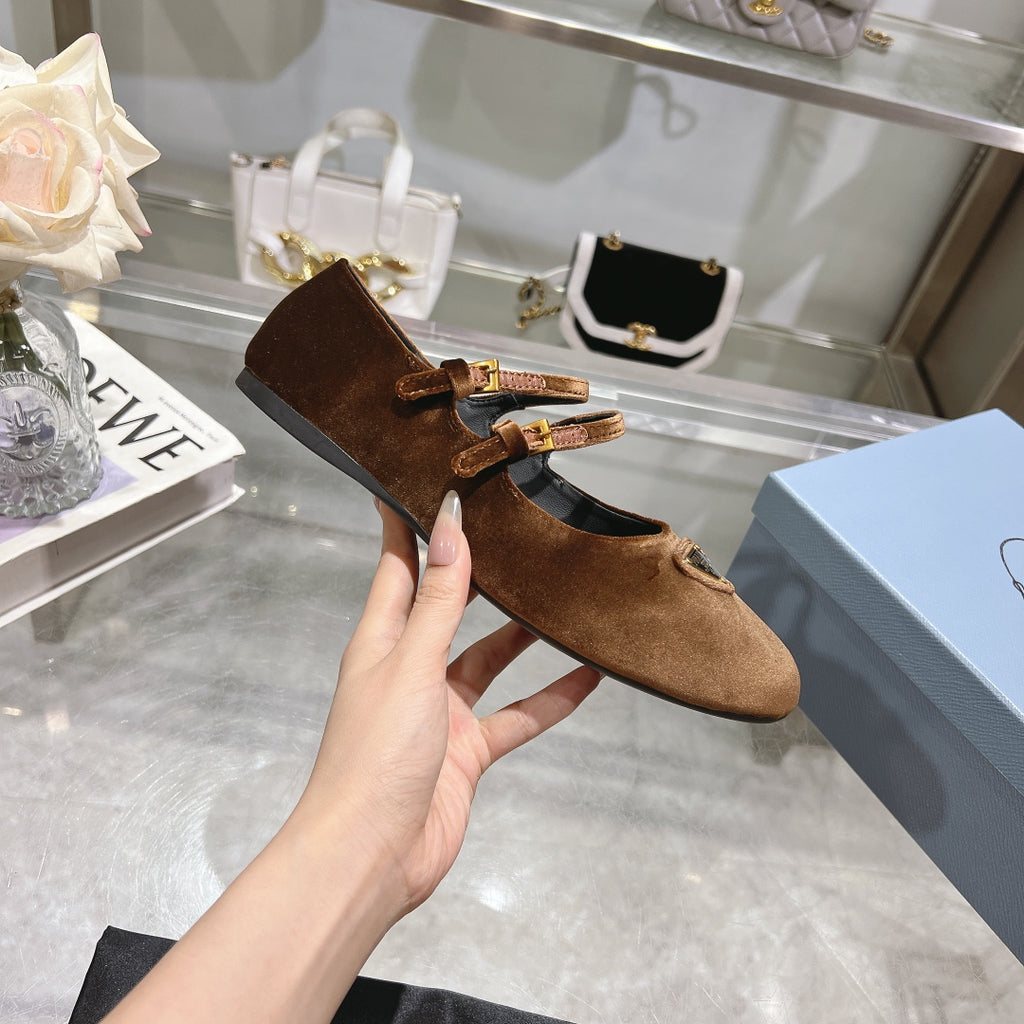 Z2Q105P380 Popular high-quality Shoes