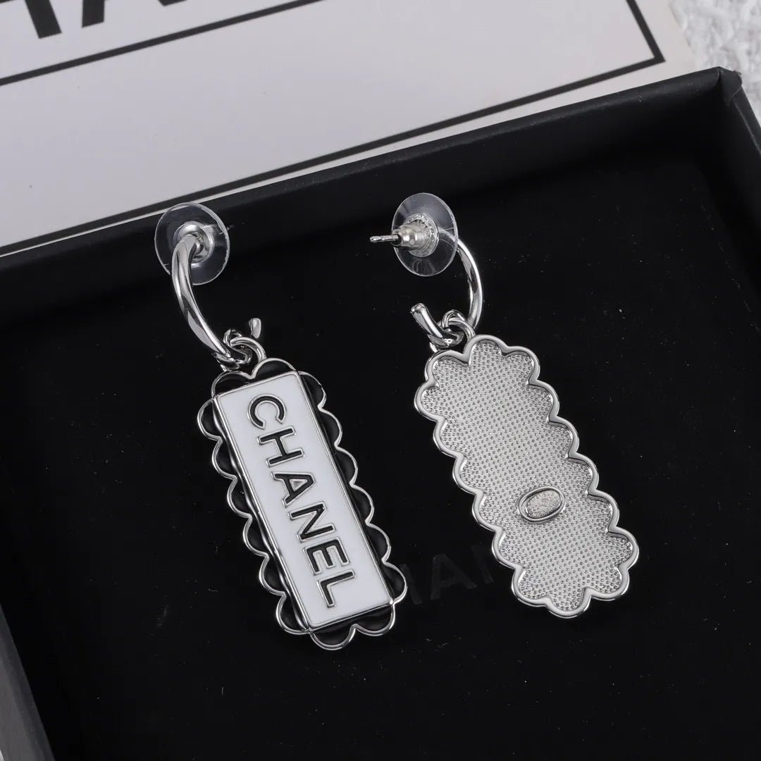 X1Z94C1091E Popular  Earrings