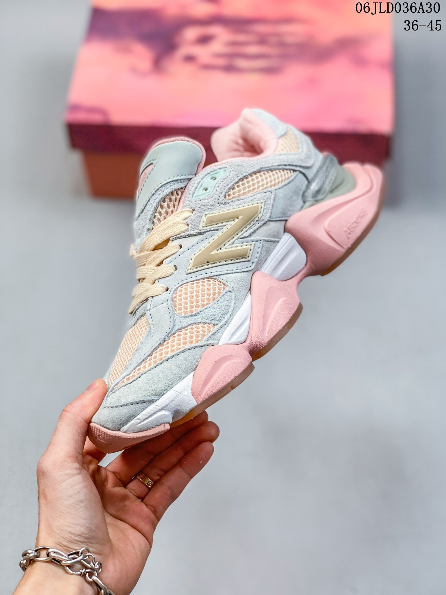 Z4XN189 Popular Sneakers