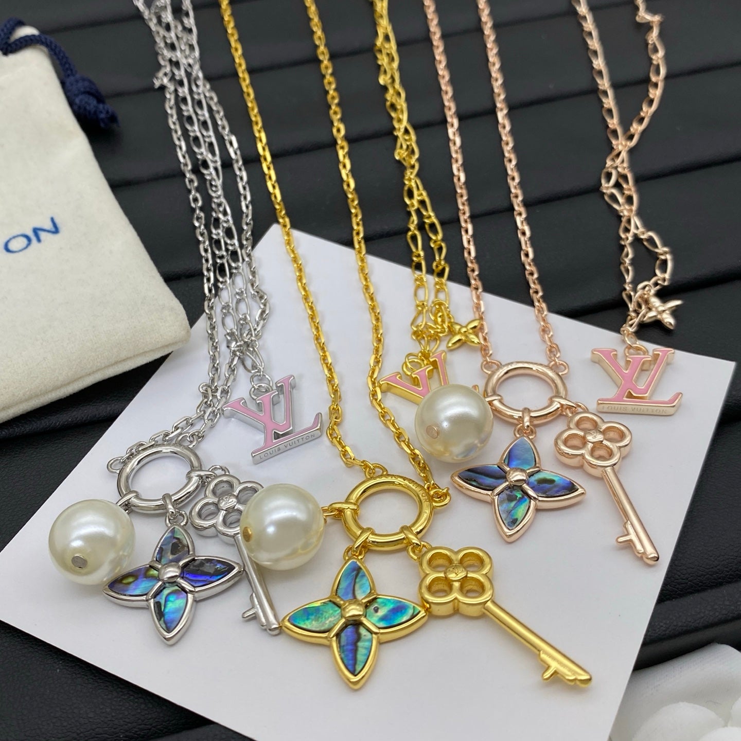 X1Q85E15X Popular Necklace