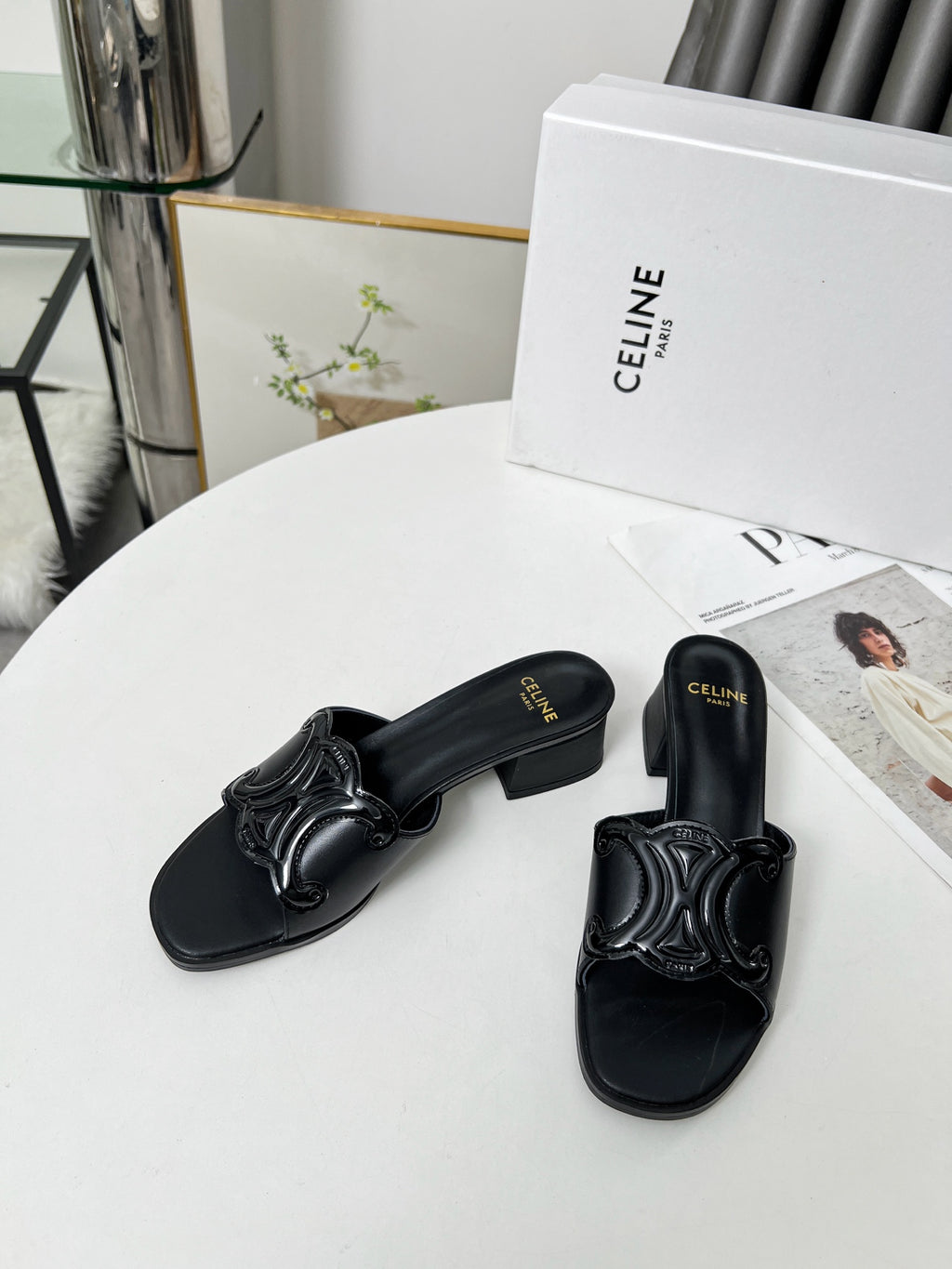Z2Q55CL51  Popular leather shoes