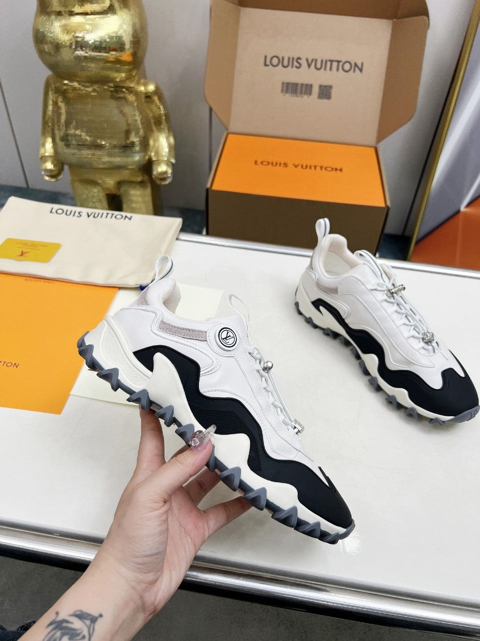 Z2Q105E284 Popular high-quality Shoes