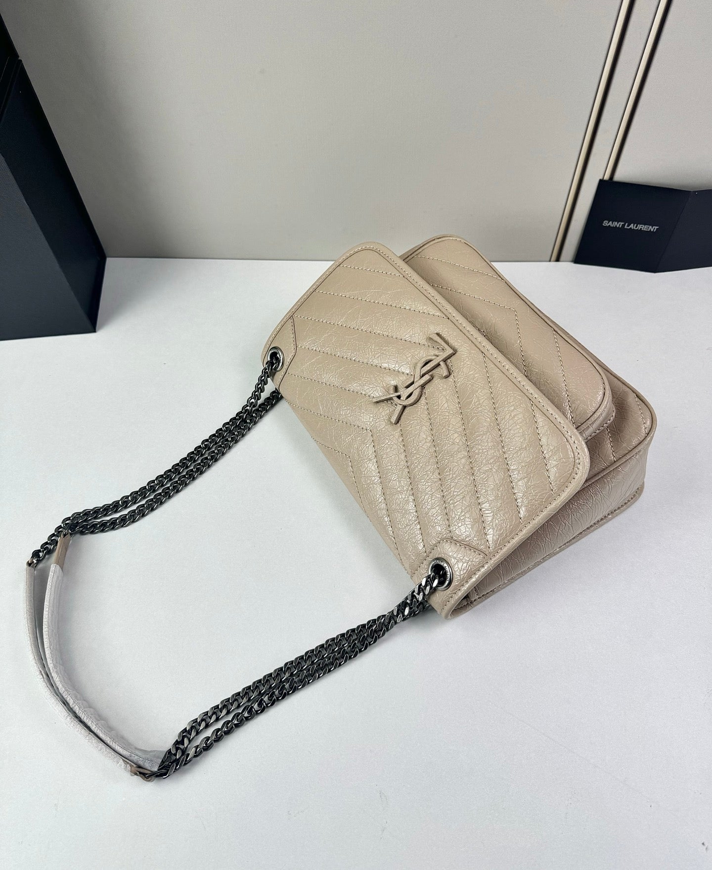 B1R76SL16 Popular leather bag