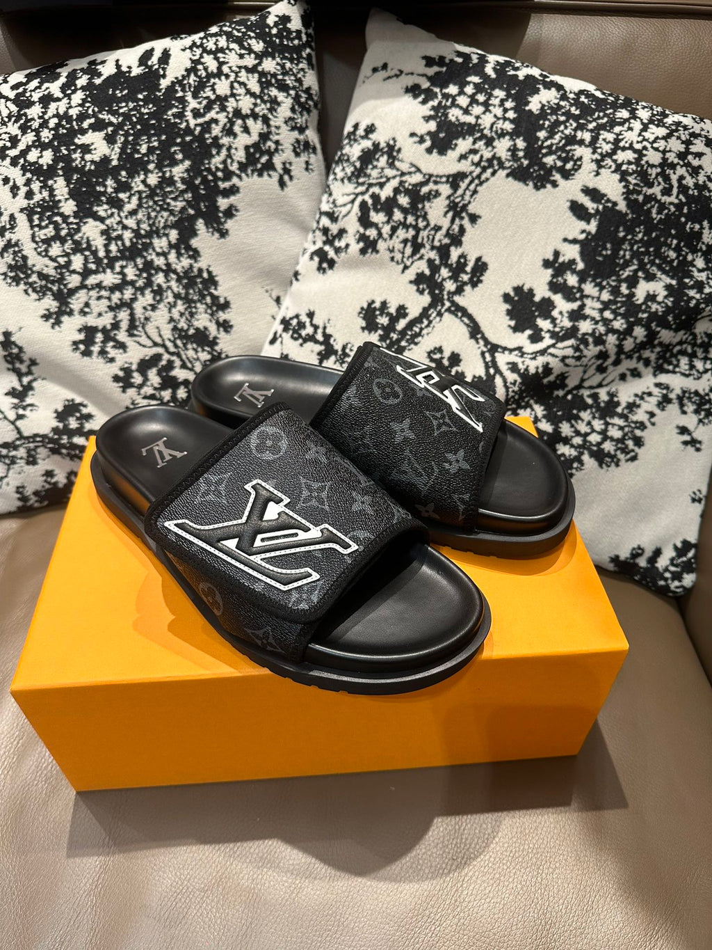 Z2Z85E28  Popular leather Shoes