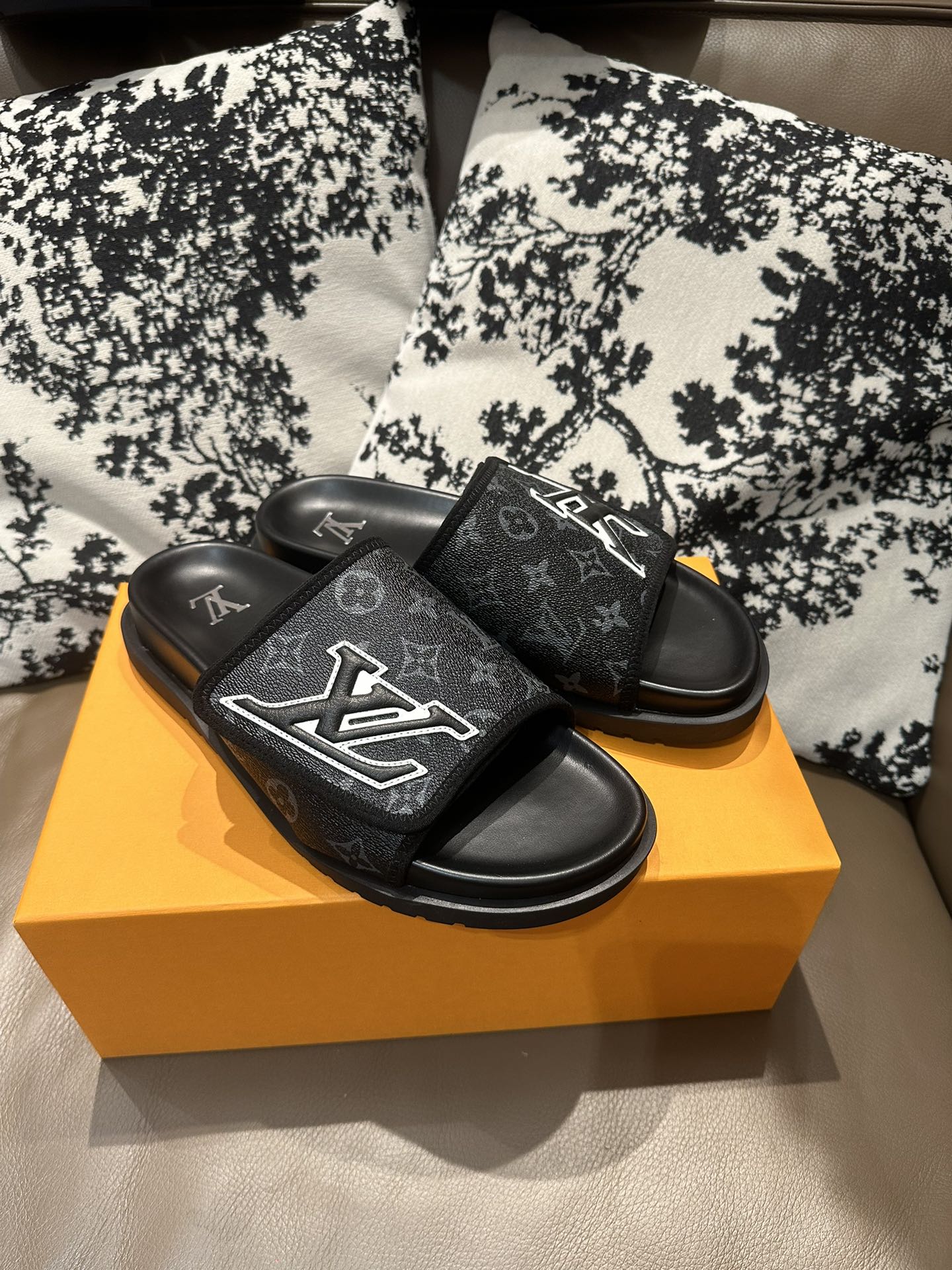 Z2Z85E28  Popular leather Shoes
