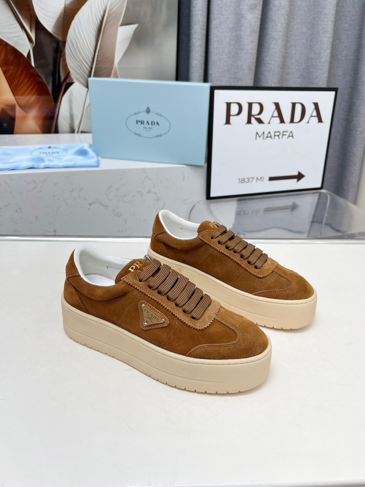 Z2Q95P109 Popular high-quality  shoes