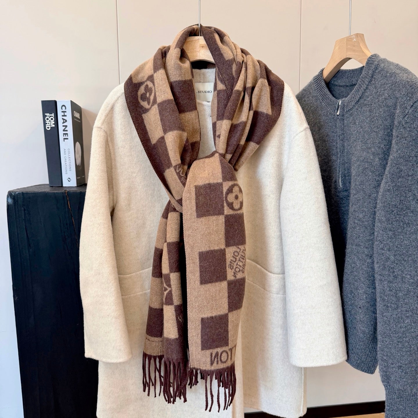 W1R86E22 Popular Winter Scarves