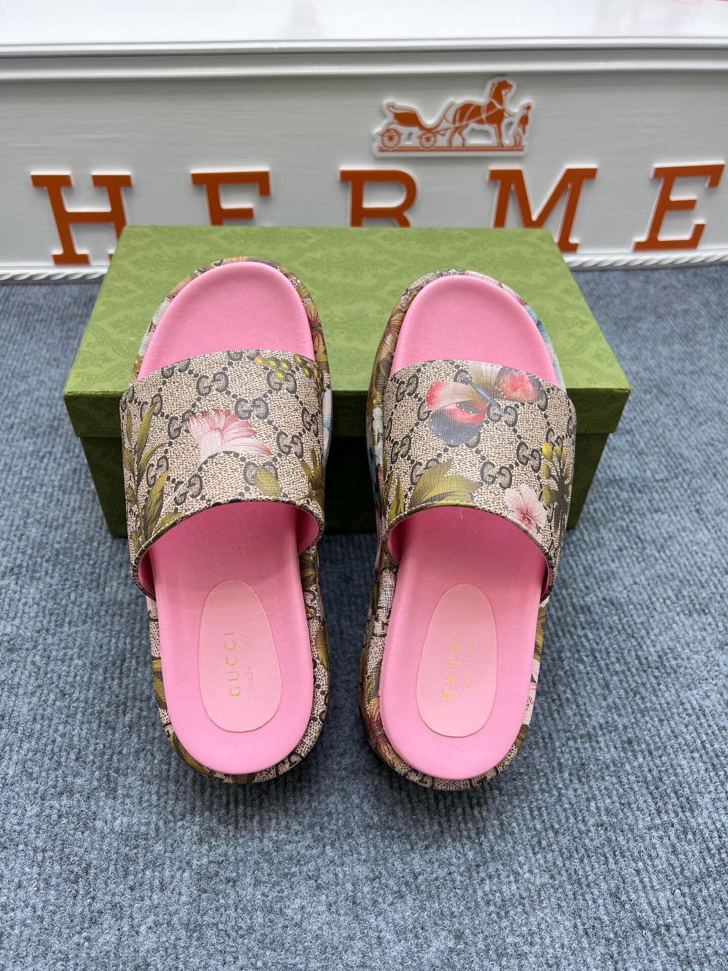 Z5ZB122 Popular slippers  Sole thickness 5.5cm